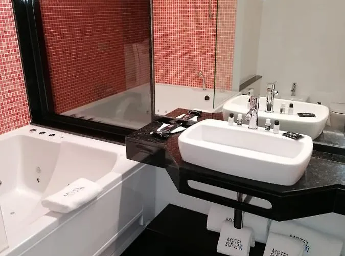 Eleven Motel para Casais